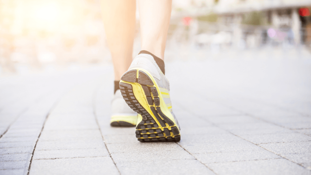 Schuhsohle von Laufschuh sichtbar